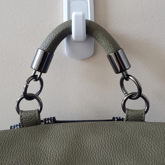 Atmosphere Vegan leather Backpack - Khaki colour with trendy traps contrast - Picture 11 of 13